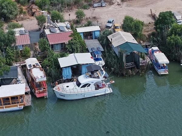 Bölgedeki durumun vahameti, çevresel kirlilikle daha da netleşiyor.