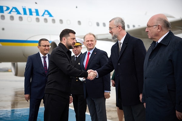 Bağcılar Kaymakamı karşıladı.