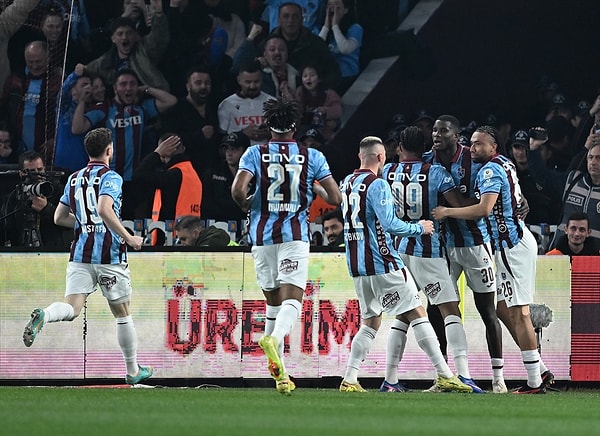 Trabzonspor, Galatasaray'a alan bırakmadı ve 3 puanı aldı.