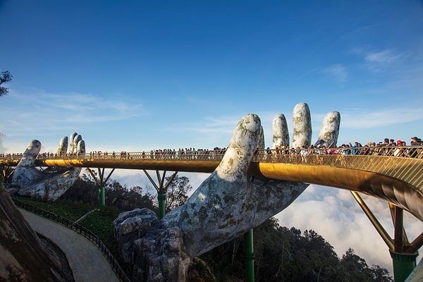 Köprünün yapımında doğa ile uyum sağlanmasına özen gösterildi.
