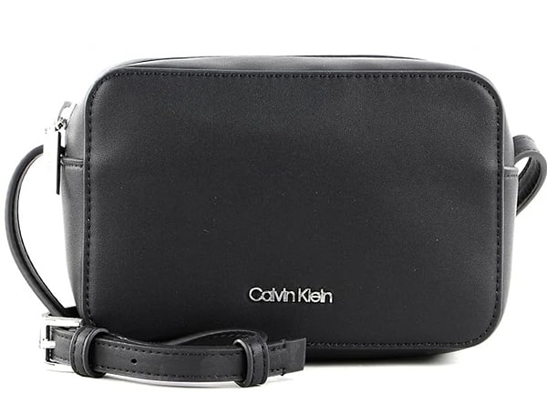 Siyahın asaleti Calvin Klein kalitesiyle buluştu!