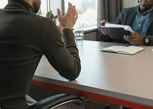 Çıkış Görüşmesinde Tek Kelimeyle Mesaj Verdi