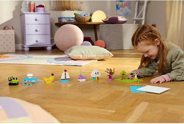 Anında yaratıcılık, sınırsız oyun keyfi: LEGO Classic Yaratıcı Yapım ve Oyun Kutusu