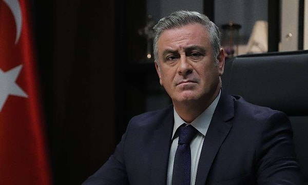 Ünlü oyuncu Turgut Tunçalp A.B.İ. dizisinin senaryosunu paylaştı ve sürprizi açıkladı.