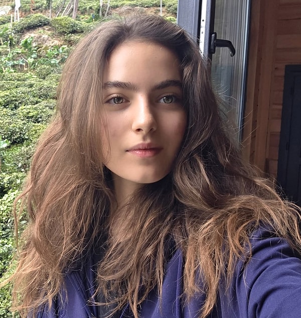 Taşacak Bu Deniz'in Eleni'si Ava Yaman, kendisi hakkında sosyal medyada yapılan yorumlar ilk kez yanıt verdi.