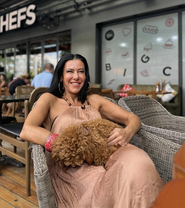 Tam 72 kilo birden veren Esin Gündoğdu, son haliyle yeniden gündeme oturdu.