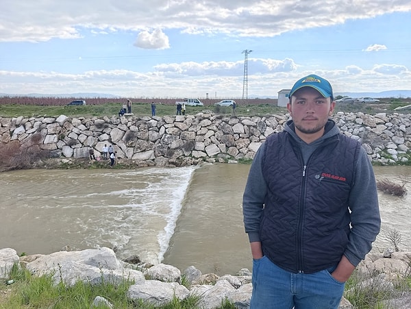 Sadece balıkçılar değil, güzel havayı fırsat bilen çevre sakinleri de Kufi Çayı’nın kenarına gelerek güneşin ve suyun tadını çıkardı.