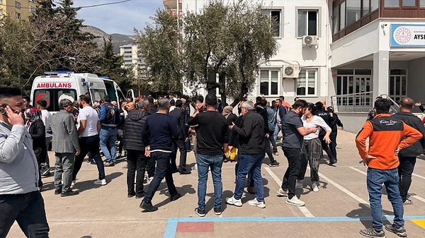 İki gün art arda gerçekleşen okul saldırılarının ardından çocuklarda şiddet eğiliminin artma sebepleri konuşulmaya başlandı.