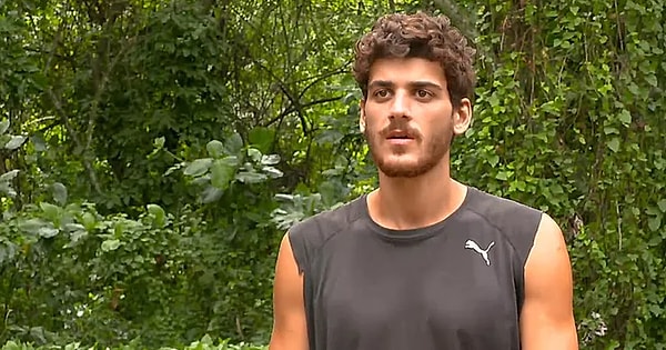 Survivor yarışmacısı Yiğit Poyraz'ı muhakkak tanırsınız.