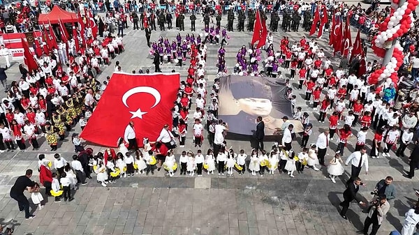 23 Nisan'da Hangi Kurumlar Kapalı, Okullar Tatil mi?