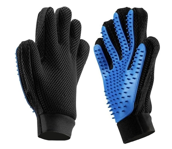 Patili dostlarımıza hediye: Tüy Toplayıcı Eldiven!