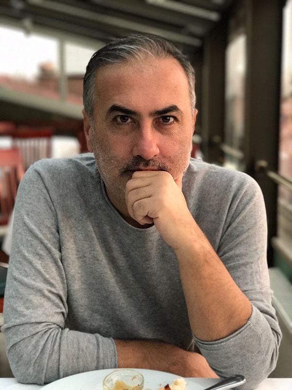 Murat Tolga Şen, X hesabından günümüz yerli dizilerini eleştirdi.