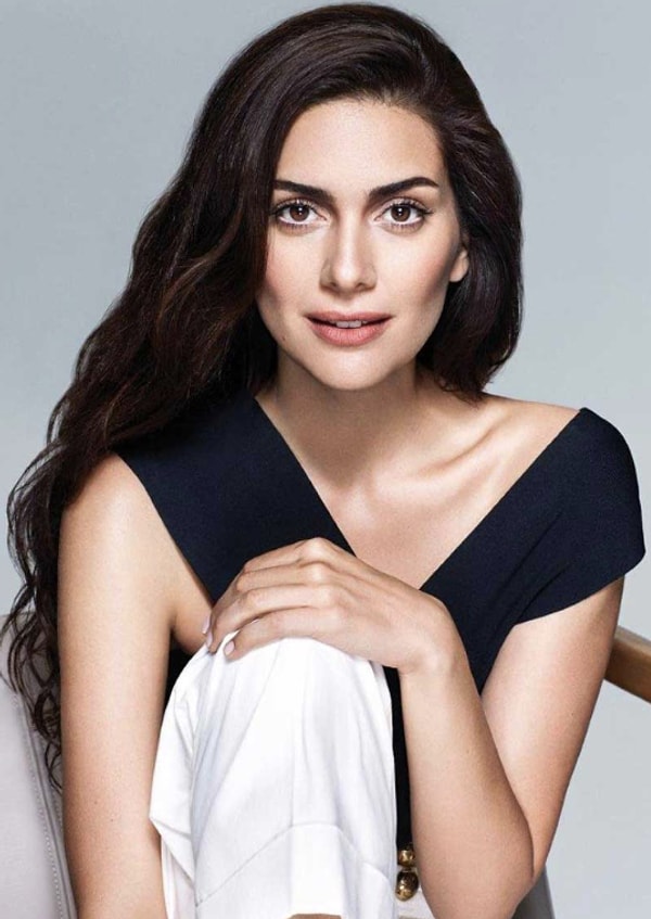 Biography of Bergüzar Korel, Who is She?