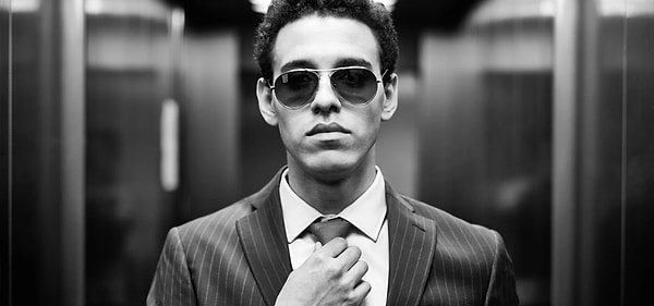 Aynalama tekniği karşı tarafta güçlü bağ hissi yaratıyor