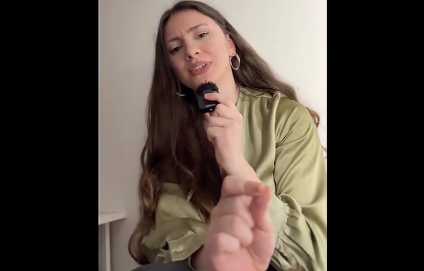 Videodaki örneklere ek olarak, terapistlerin radarına takılan diğer bazı ilginç "ipuçları" şunlar olabilir: