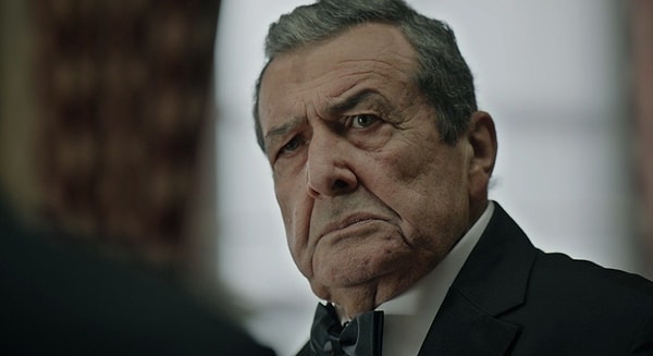 Atv ekranlarının heyecanı yüksek yapımı A.B.İ. dizisinde, Tahir Hancıoğlu karakterine hayat veren usta aktör Tarık Papuççuoğlu projeye veda etmeye hazırlanıyor.