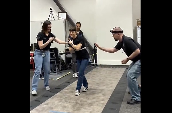 Astronotların Dünya yerçekimine tam olarak uyum sağlaması, uzayda kaldıkları süreye bağlı olarak birkaç haftadan birkaç aya kadar sürebiliyor. Peki tam olarak neler yaşanıyor?