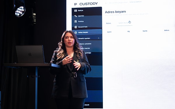 Katılımcılar, akışları ürün ekibinden dinledi