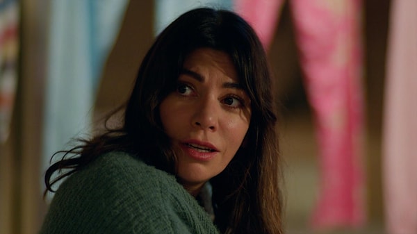 Ceren Moray, who portrayed the character Meryem in "Distant City", was subjected to criticism from the audience.