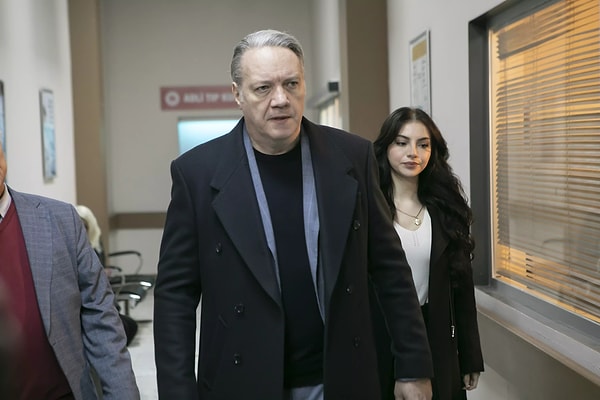 Arka Sokaklar kadrosuna dahil olan Murat Serezli diziye veda mı edecek?