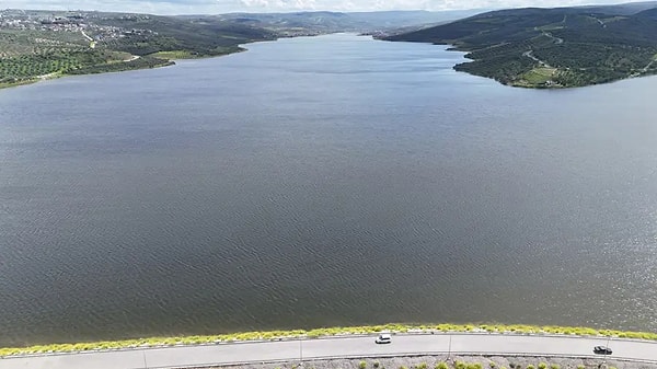 Bölge sakinleri uzun yıllar sonra gerçekleşen su tahliyesini yakından takip etti