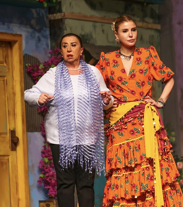 İstanbul Kongre Merkezi’nde sahnelenmesi planlanan Gırgıriye Müzikalinde yaşanan kriz, oyunun başında patlak vermişti.