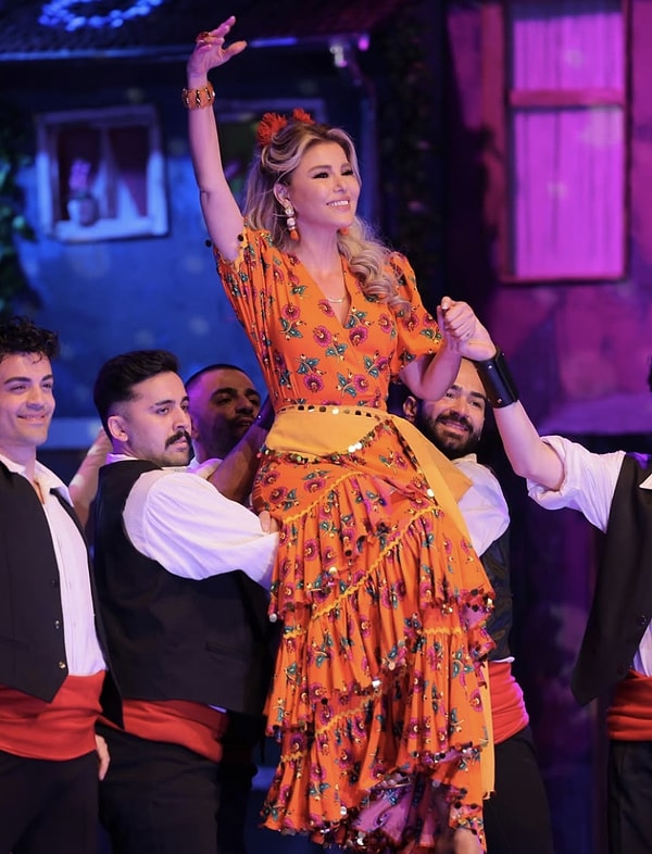 21 Nisan akşamı sahnelenen Gırgıriye Müzikali’nde bir seyircinin oturduğu yeri beğenmemesi üzerine başlayan tartışma kısa sürede büyümüştü.