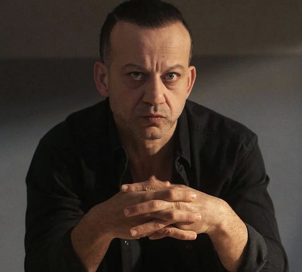 Türk televizyon ve sinema dünyasının sevilen isimlerinden biri olan Rıza Kocaoğlu, yıllardır yer aldığı projelerle adından söz ettirmeyi başaran oyuncular arasında yer alıyor.