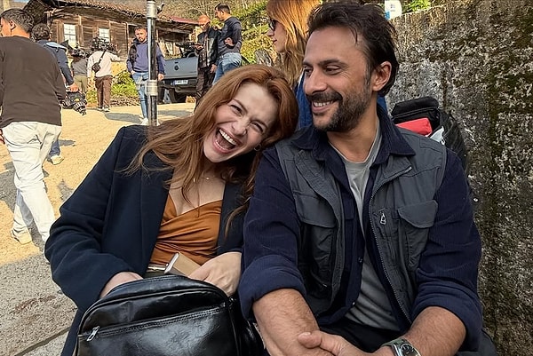 Taşacak Bu Deniz'deki aşk senaryosu gerçek mi oldu? Dizinin Hicran'ı Burcu Cavrar, Onur Dilber'le aşk iddialarına yanıt verdi.