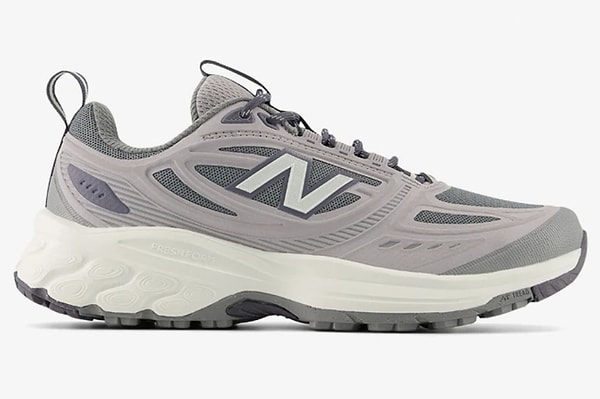 New Balance 410 Koşu Ayakkabısı, adımlarınıza konfor ve hız katıyor.