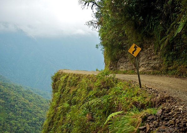 3. Yungas Yolu, Bolivya