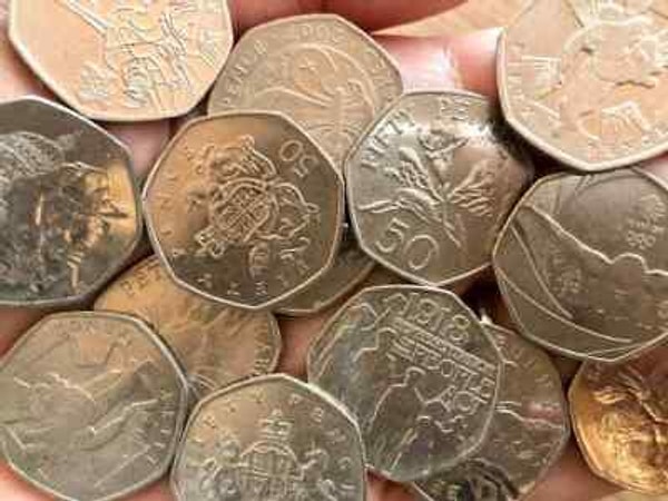 Koleksiyon dünyasında "cebinizdeki hazine" olarak adlandırılan bazı özel madeni paralar, son dönemde müzayedelerde ve online satış platformlarında rekor fiyatlara ulaştı.