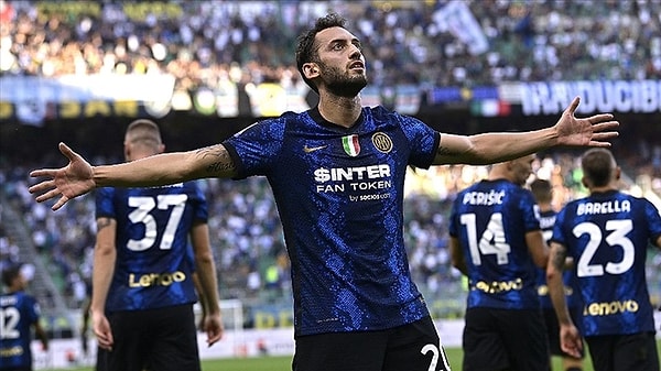 İtalya Ligi'nde Inter forması giyen Hakan Çalhanoğlu'ndan sakatlık haberi geldi.