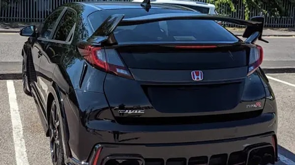 Kaybolan aracına benzeyen arabayı bulup talip oldu.