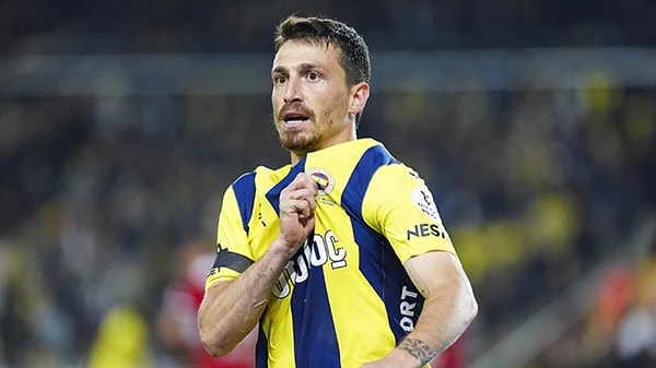 12 ay hak mahrumiyeti cezası verildi.