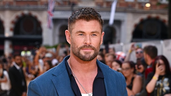 Sen Chris Hemsworth ile evlenmelisin!