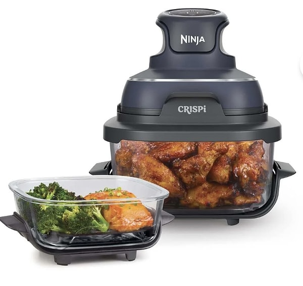 Ninja Crispi 4-in-1 Pişirme Sistemi, taşınabilir cam haznesi mutfaklarda yeni bir dönem başlatıyor.