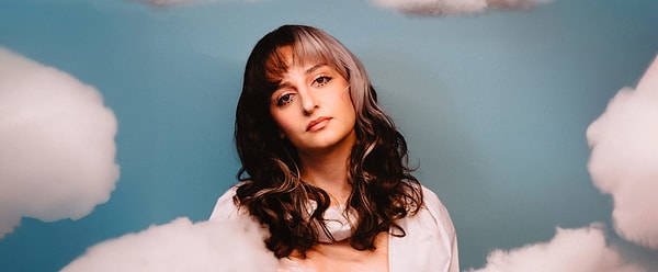 Daha önce Saygı 1 konserinde sahne alan 'Paptircem' Sena Gül de yapay zeka tartışmalarına dahil oldu.