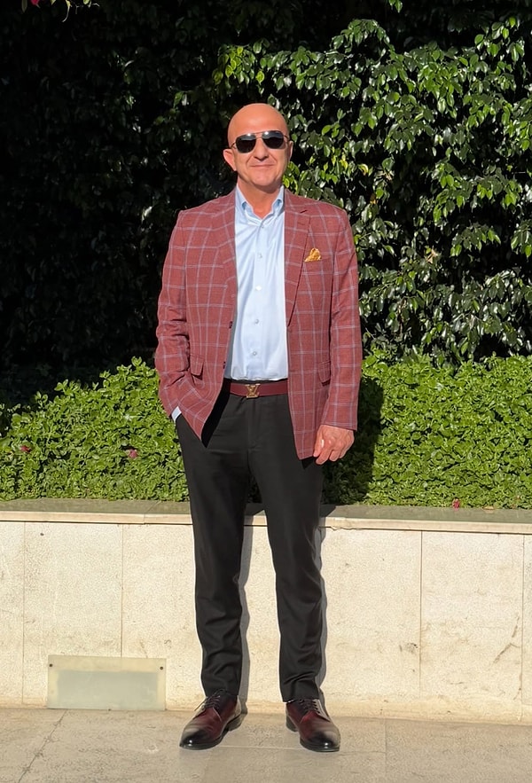 Eski Dışişleri Bakanı ve AKP Antalya Milletvekili Mevlüt Çavuşoğlu ile Alanyaspor Kulüp Başkanı Hasan Çavuşoğlu'nun kardeşi, iş insanı Aydın Çavuşoğlu’nun kendisine ait akaryakıt istasyonundaki ofisten dün akşam saatlerinde silah sesi geldi.