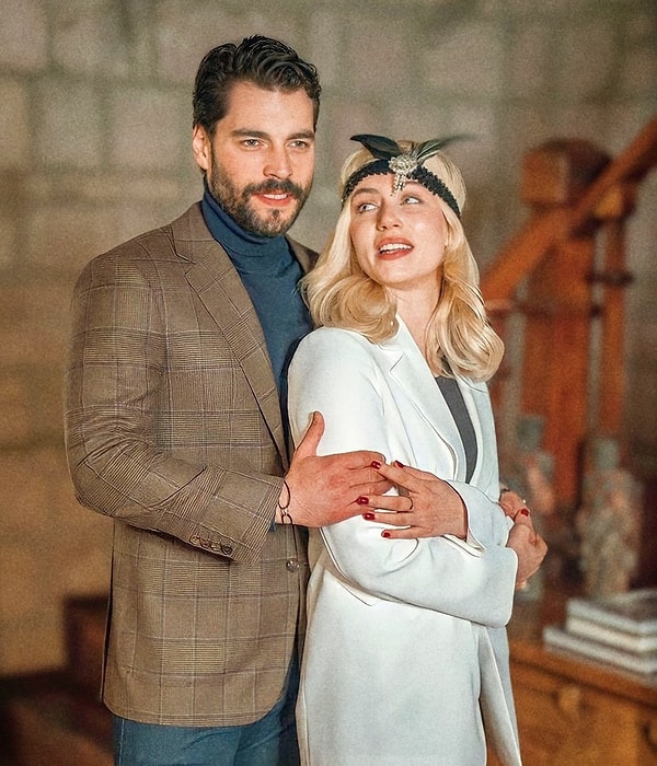 Kariyeri kadar özel hayatıyla da sık sık gündeme gelen Akın Akınözü’nü uzun yıllar boyunca Sandra Pestemalciyan ile yaşadığı ilişkiyle konuşmuştuk.