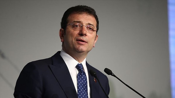 İmamoğlu, mahkeme salonunda gözyaşlarını tutamadı.