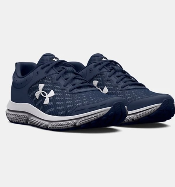 Under Armour mağazasında Büyük Mayıs İndirimlerine özel 3 al 2 öde fırsatı başladı.
