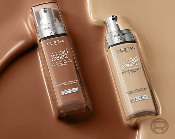 L'Oreal Paris True Match Bakım Yapan Fondöten, cildi kapatırken aynı zamanda içeriğindeki bileşenlerle besliyor.