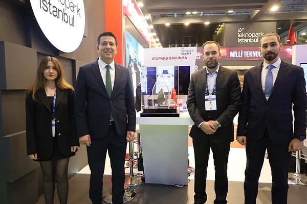Teknopark İstanbul Genel Müdürü Prof. Dr. Abdurrahman Akyol, fuarda 100’e yakın Ar-Ge firmasıyla güçlü bir çıkarma yaptıklarını belirttti: