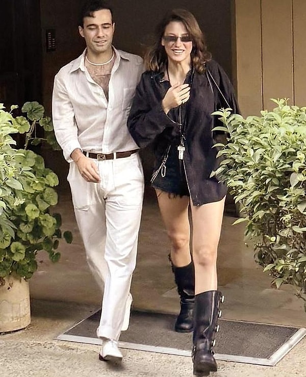 Serenay Sarıkaya and Mert Demir graced the launch event on May 8, 2026, with a romantic dance, moving rhythmically to the tune of Mert Demir's song "Gaze Into My Eyes".