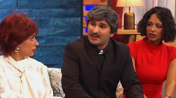 Her pazartesi günü Star TV ekranlarında izleyici ile buluşan Çok Güzel Hareketler 2 isimli programda dün akşam “Papaz Olduk” skeci yer aldı.