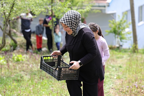 Devrek ilçesine bağlı Kabaca köyünde yaşayan 39 yaşındaki, 3 çocuk annesi Gülsüm Köseoğlu, geçtiğimiz yıl ailesiyle çıktığı bir doğa yürüyüşü sırasında hayatının dönüm noktasını yaşadı.