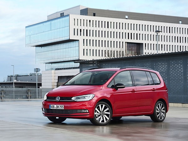 Volkswagen, üretimin sonlandırılmasındaki temel gerekçenin sadece düşük satışlar olmadığını, teknik zorunlulukların da etkili olduğunu belirtti.
