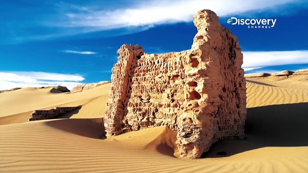 The lines in the Gobi Desert continue to be a subject of debate.