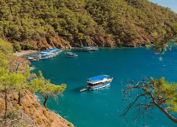 Adrasan Koyu: Olimpos Beydağları'nın Sessiz Kıyısı